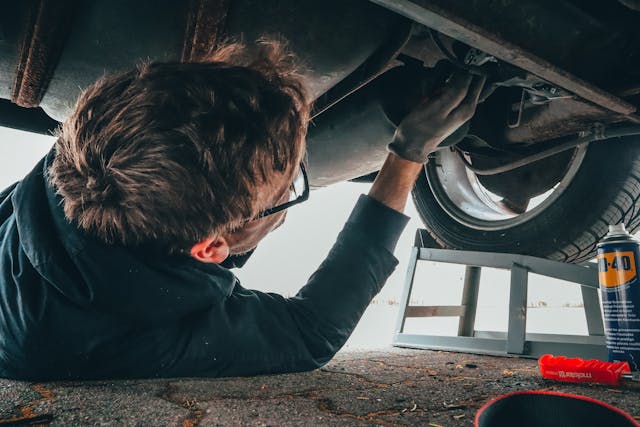 Enhancing Your Automotive Repair Shop with the Right Window Blinds